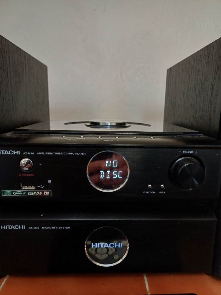 Hitachi cd radio 