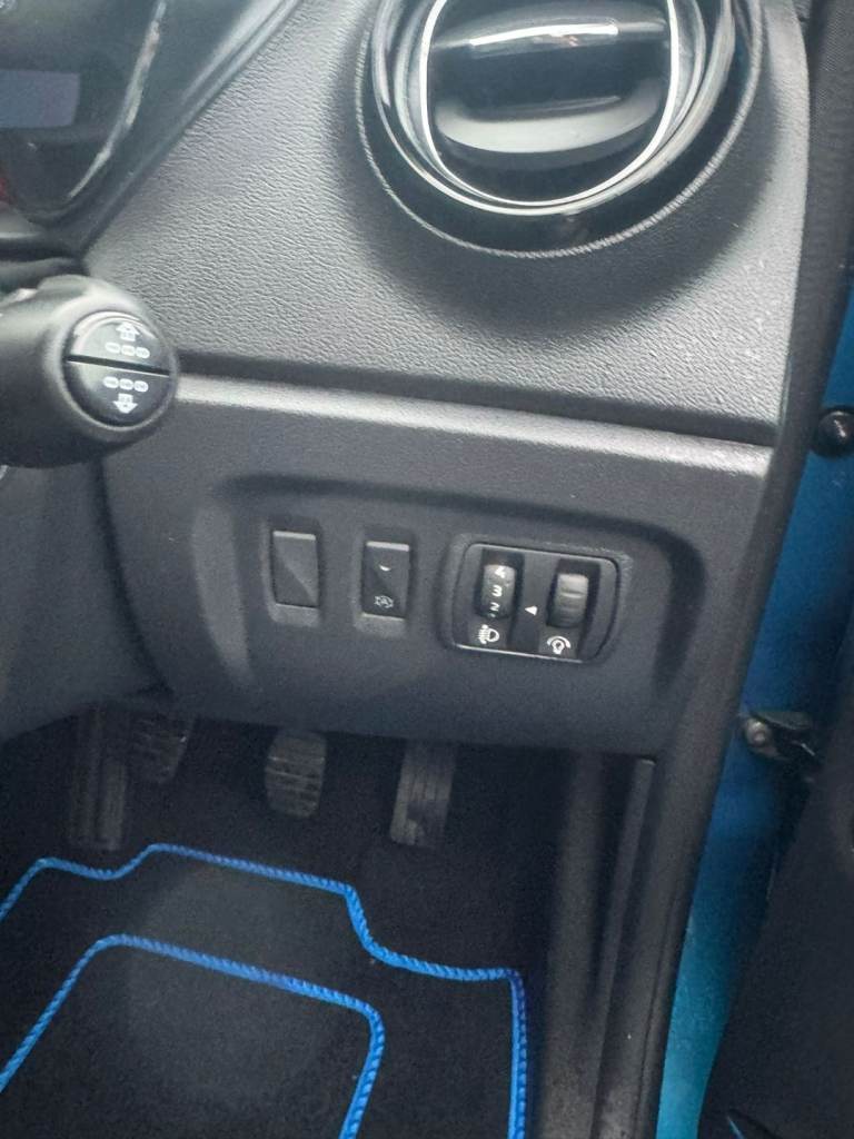 Renault, CAPTUR, Hatchback, 2016, Manual, 898 (cc), 5 doors