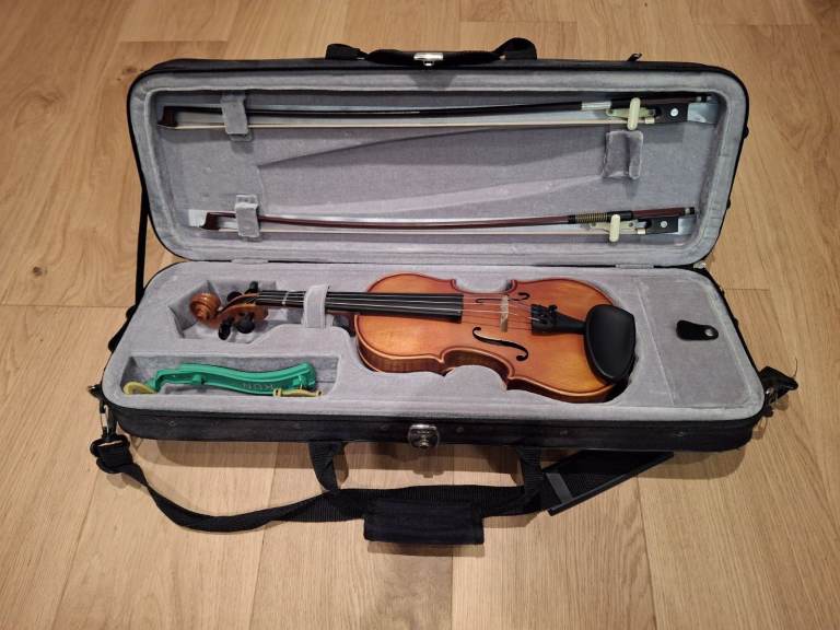 1/4 size violin