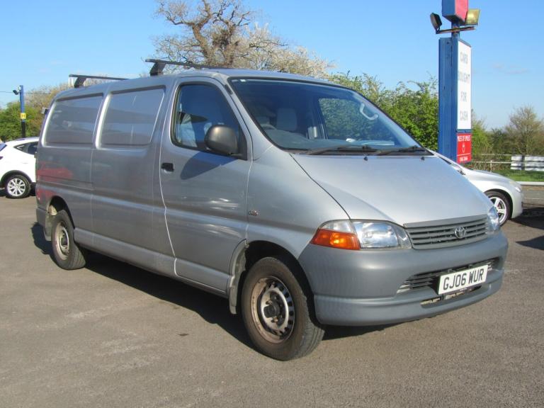 TOYOTA HIACE 2.5 300 GS (Tailgate) 2006