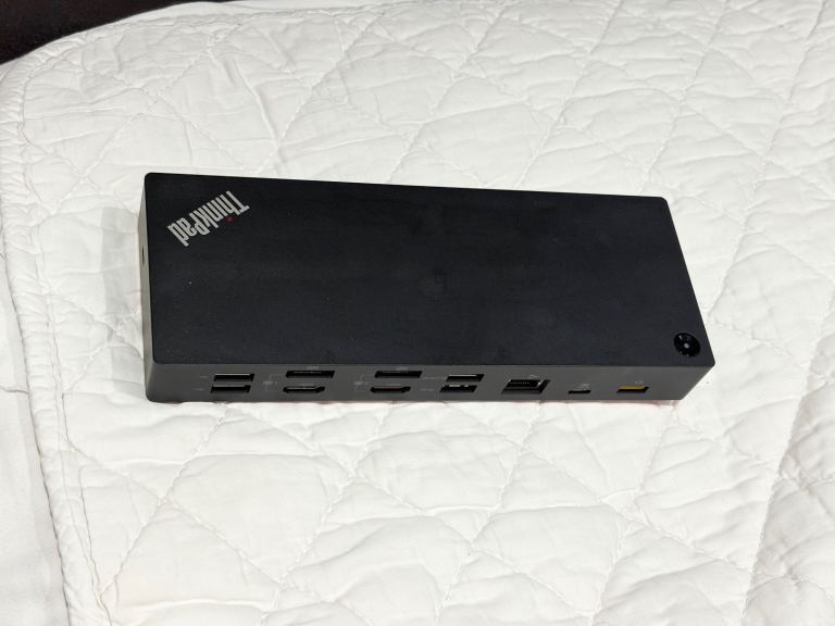 lenovo 4K docking station dud9011d1 for any laptop or pc, FEW AVAILABLE CAN HAND DELIVER FIXED PRICE