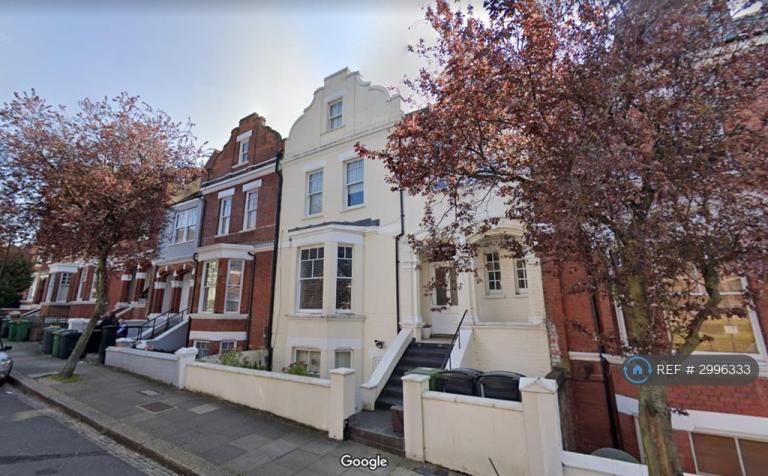 3 bedroom flat in Dennington Park Road, London, NW6 (3 bed) (#2996333)
