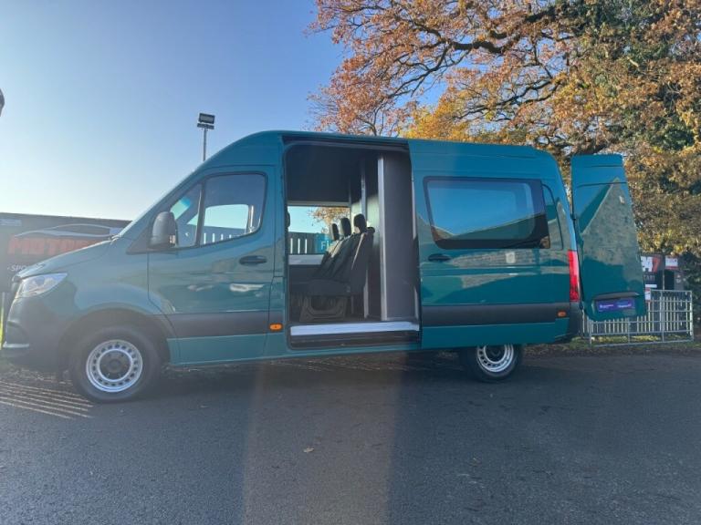  Mercedes-Benz Sprinter SPRINTER 2.1L 314CDI 3.5t H2 L2 RWD WINDOW COMBI CREW