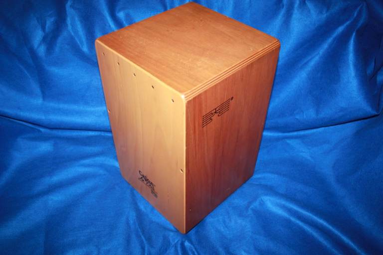 Schlagwerk Wooden Cajon La Peru ~ Made In Germany ~ Snares and Jingles ~ Case Included ~ £95 ono