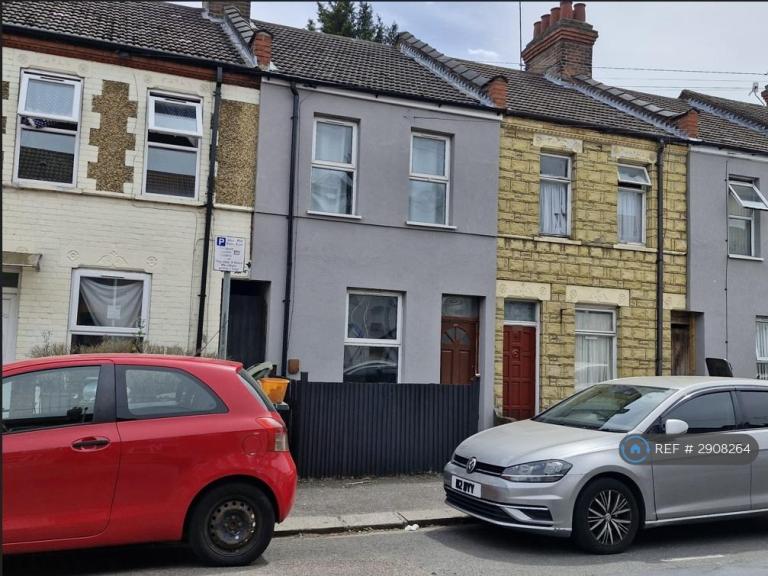 2 bedroom house in Spencer Road, Luton, LU3 (2 bed) (#2908264)