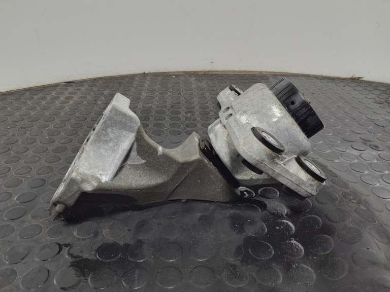 Landrover Range Rover Engine Mount 2012-2021 Lr123907