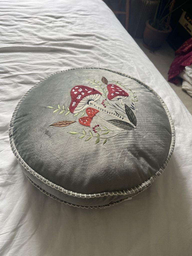 Decorative mushroom cushion
