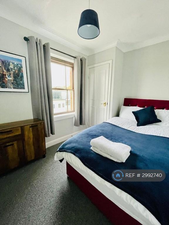 1 bedroom flat in Whitby House, Lowestoft, NR33 (1 bed) (#2992740)