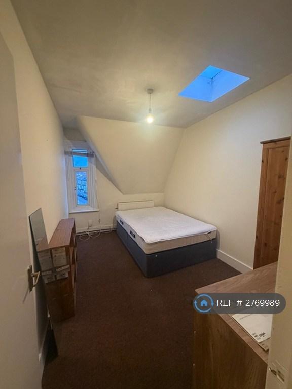 2 bedroom flat in Richmond Road, Kingston Upon Thames, KT2 (2 bed) (#2769989)