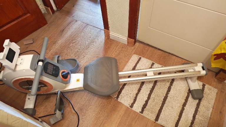 Sportnow rowing machine. 