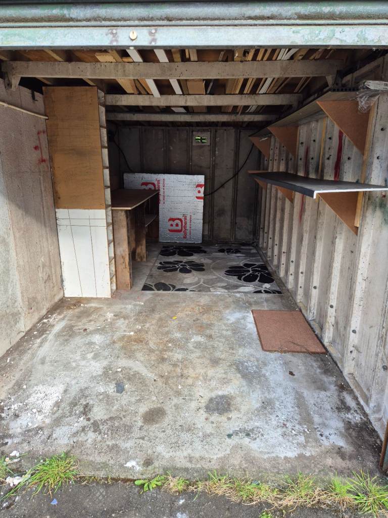 Lockup garage to rent Longstone area,Edinburgh