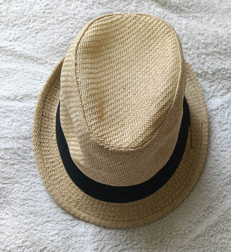 Men's Beige Straw Fedora Hat with Black Band – Good Condition