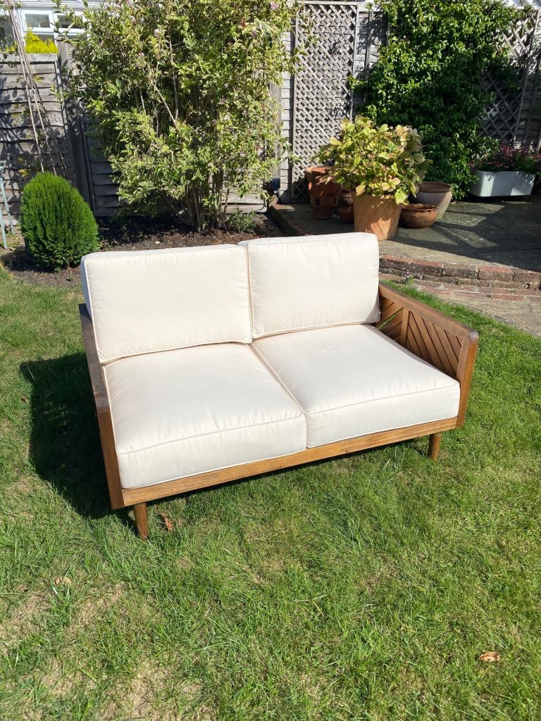 Garden two cushioned seat