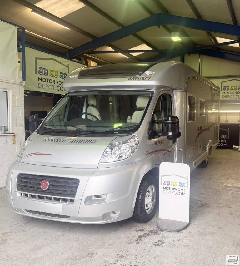 2008 Rapido 7090 Plus 3 Berth 4 Travelling Belts With Island bed 
