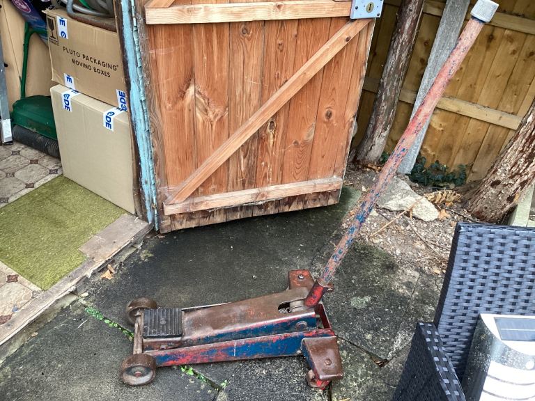 Heavy Duty Trolley Jack – Fair Condition