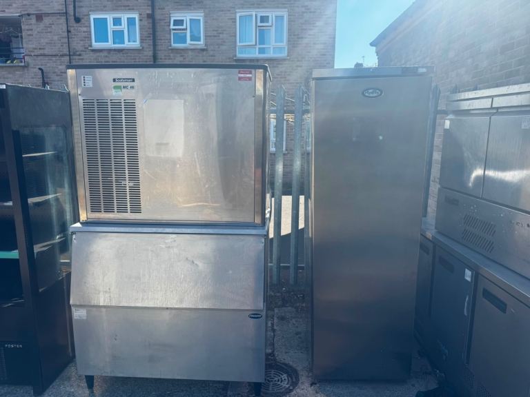 Commercial huge ice machine for pubs clubs restaurants
Excellent condition 