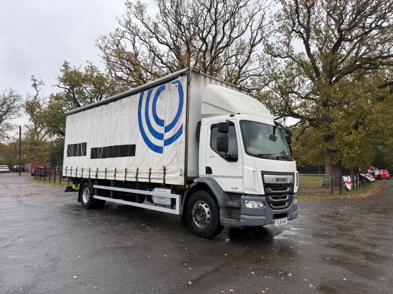 image for DAF LF 230, CURTAIN, UNDERSLUNG TAIL LIFT 