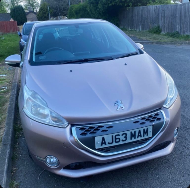 Peugeot 208 AUTOMATIC £20Tax full year Satnav 12Month mot 