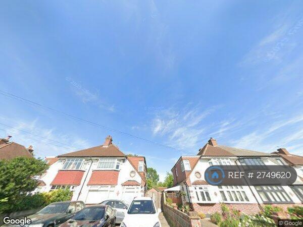 2 bedroom flat in Kinross Avenue, Worcester Park, KT4 (2 bed) (#2749620)