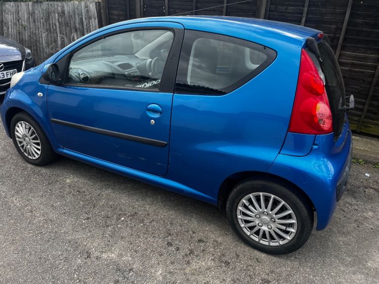 Peugeot, 107, Hatchback, 2010, Manual, 998 (cc), 3 doors