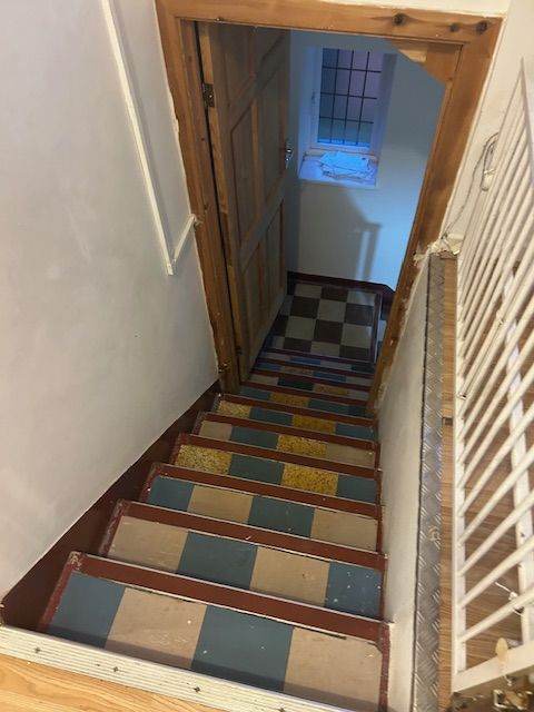 Very Spacious  two bedroom flat with own entrance and driveway to rent in Rotherhithe