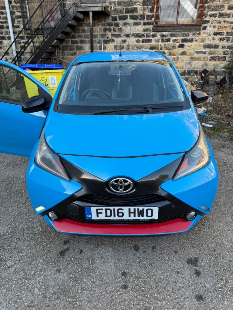 Toyota, AYGO, Hatchback, 2016, Manual, 998 (cc), 5 doors