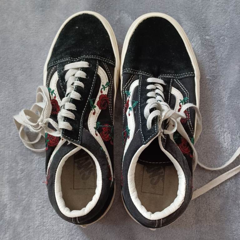 Vans Old Skool Rose Embroidered Trainers UK 5 Black