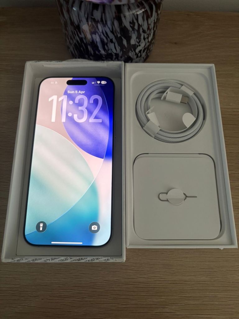 iPhone 16 pro max 256gb titanium white