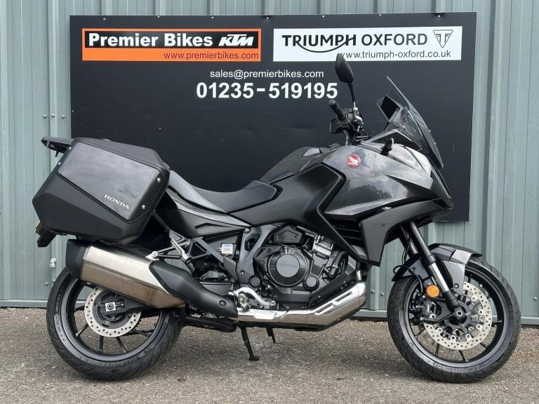 Stunning One Owner 2023/23 Honda NT1100 Motorcycle 