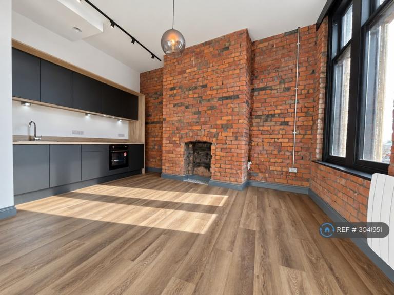 1 bedroom flat in Twist Lane, Leigh, WN7 (1 bed) (#3041951)