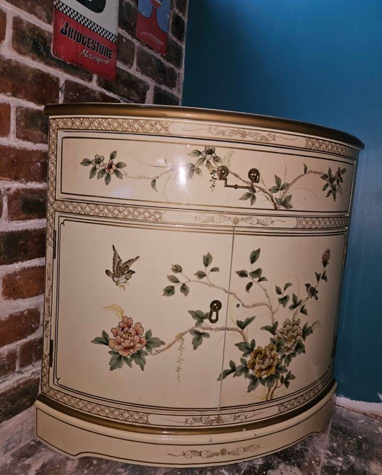 Oriental corner cabinet/table 