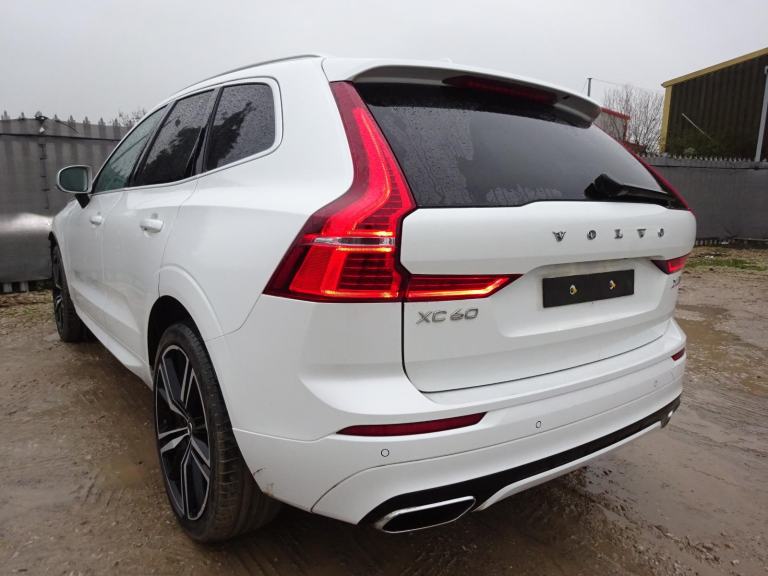 2017 67 REG VOLVO XC60 R-DESIGN D4 AWD AUTO DAMAGED REPAIRABLE SALVAGE