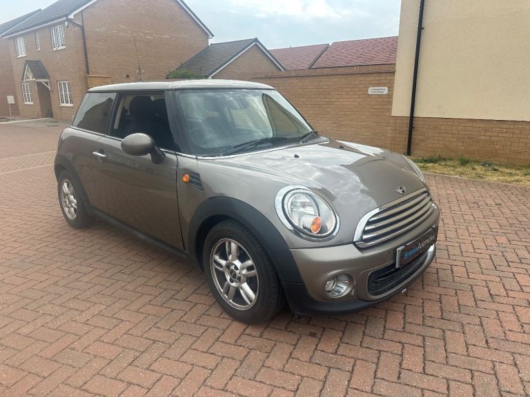 MINI ONE 2011 1.6 PETROL 6 SPEED MOT TILL NEXT YEAR DRIVE AWAY 