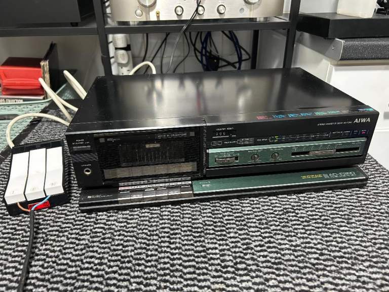 Aiwa AD-F260 tape cassette deck player recorder