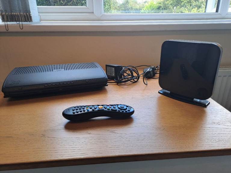V Media Cisco Digital Home Communications Terminal CT 8620 Remote Control HDMI