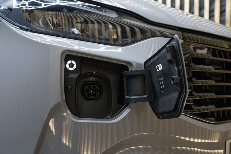  Ford Transit Custom 320 Limited L2 2.5L Auto Plug-in Hybrid Crew Cab HYBRID Automatic