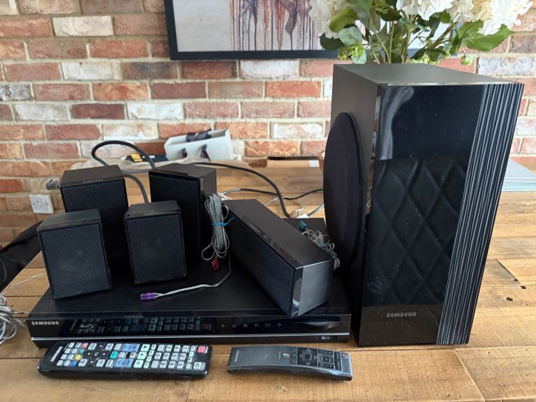Samsung Surround Sound System 