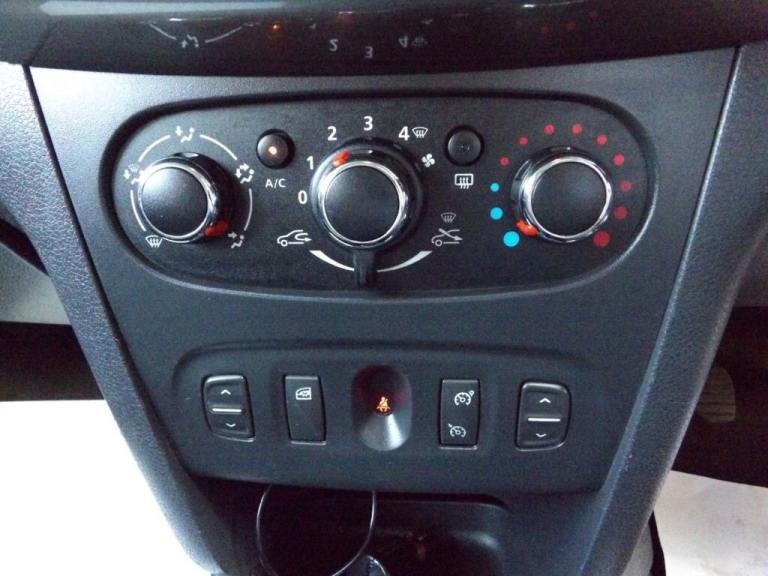 2015 65 DACIA SANDERO 1.5 DCI LAUREATE HATCHBACK 5DR DIESEL MANUAL EURO 5 (90 PS