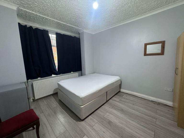 🌸Spacious Double Room in Vibrant Area Of Forest Gate | Suitable for Single or Couples!