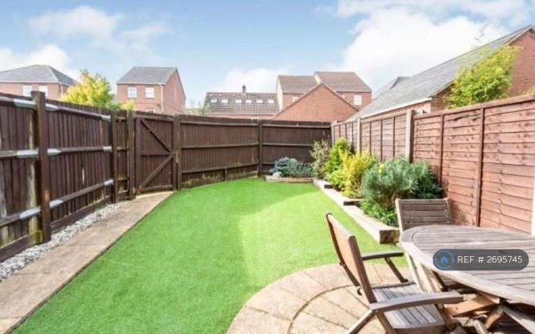 6 bedroom house in Whitgift Close, Basingstoke, RG22 (6 bed) (#2695745)