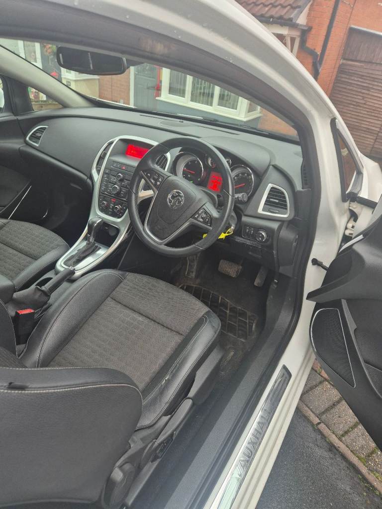 Vauxhall, ASTRA GTC, Hatchback, 2014, Other, 1956 (cc), 3 doors