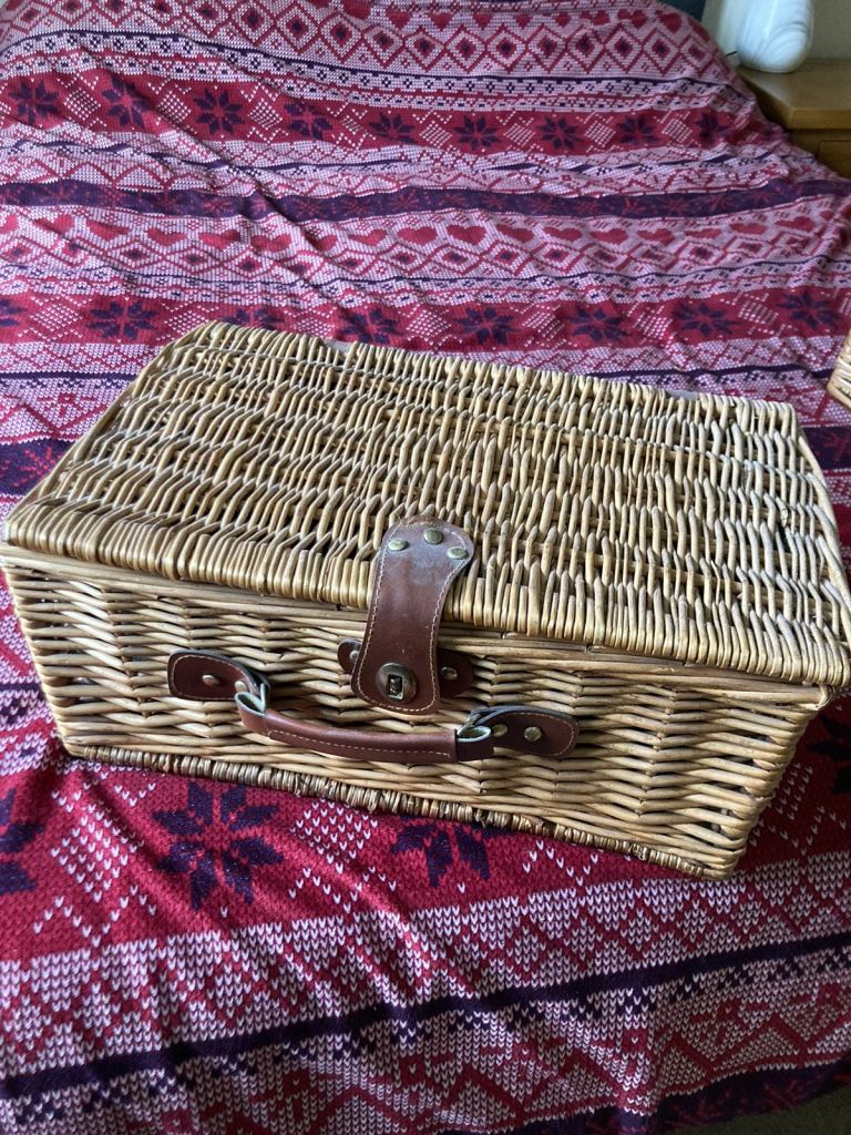 Picnic basket