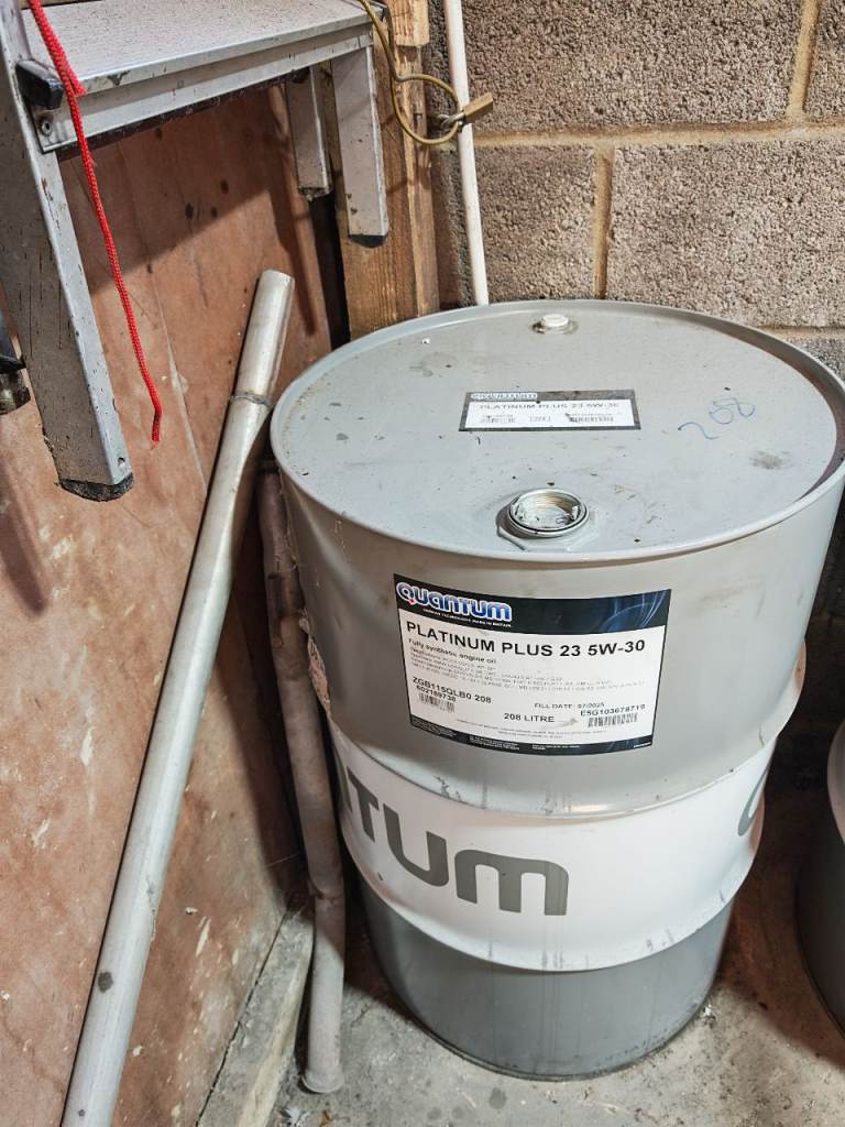 200L old engine oil free