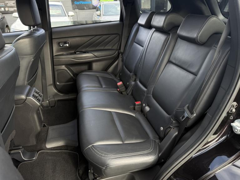 MITSUBISHI OUTLANDER 2.4 h TwinMotor 13.8kWh 4h 2018