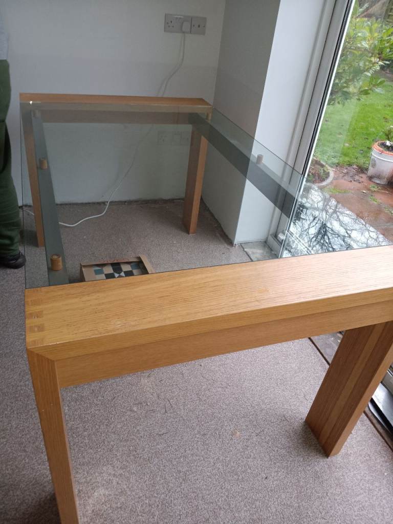 *****FREE****Dining Table 6 seater*****FREE