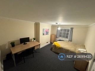 1 bedroom in New Road, Chatham, ME4 (#2699420)