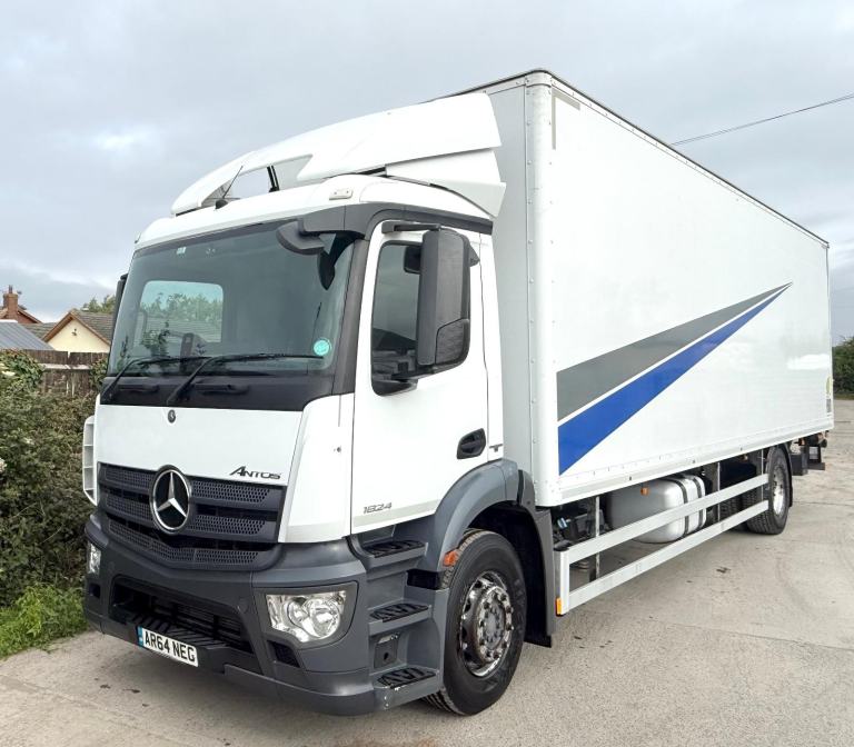 2014 MERCEDES ANTOS 1824 GRP BOX VAN CANTILEVER TAIL-LIFT 18T A/C TV/FILM EURO-6