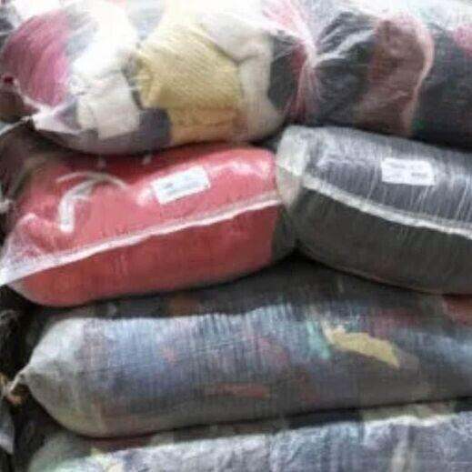 Wholesaler Second Hand Clothes Adults & Kids from £1 KG Delivery Available