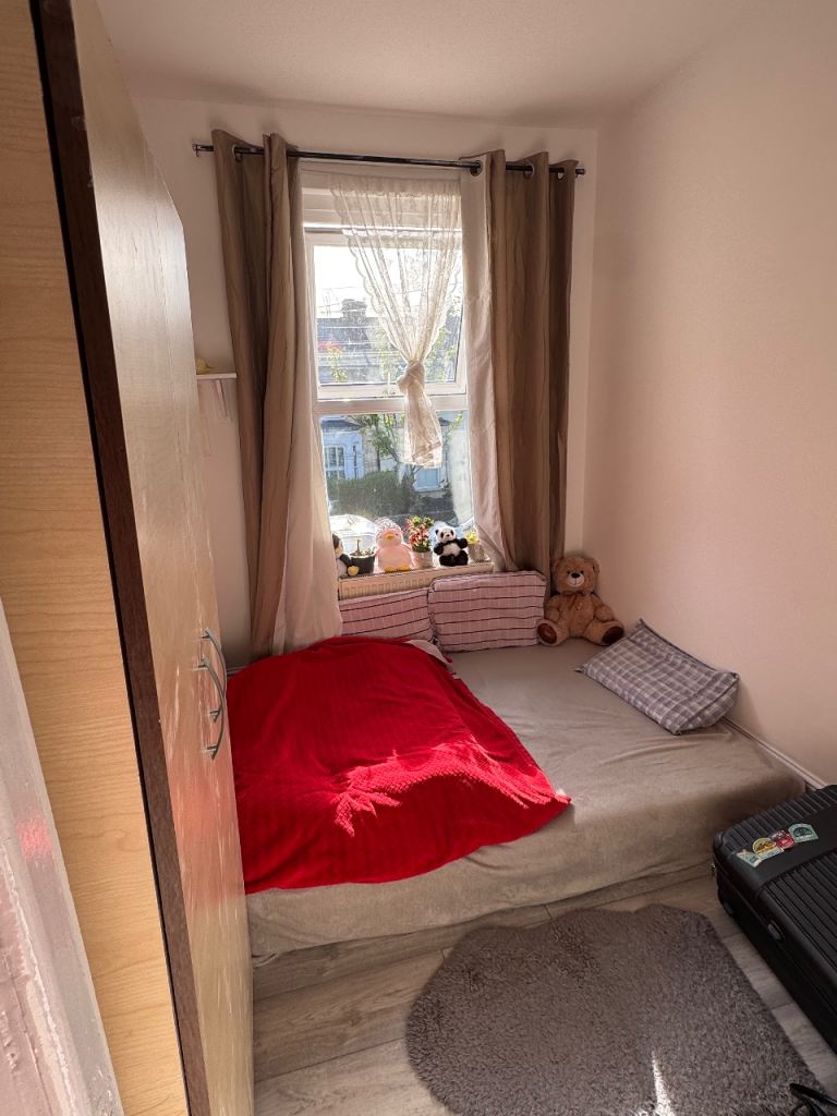 Spacious Two rooms Available- 3min to Elizabeth line