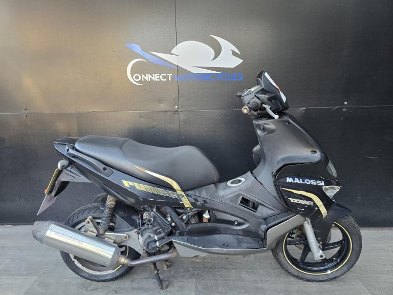 GILERA RUNNER 125 ST PROJECT SCOOTER 2015